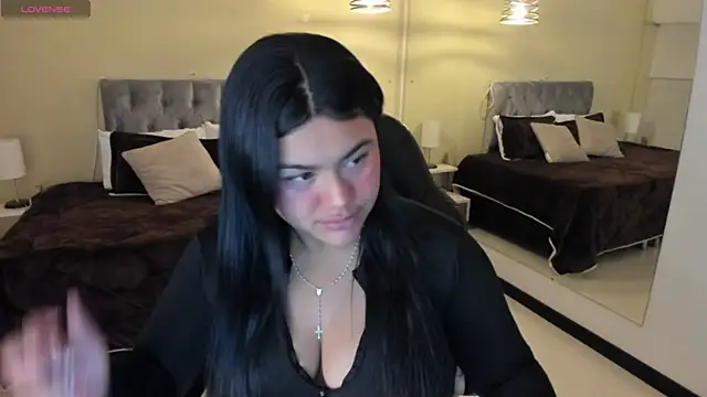 Snapshot of _Dulcinea_1 chatting on October 13, 2025, 10:37 am Dulcinea 1 online show from October 13, 2025, 10:37 am