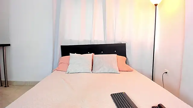 Snapshot of DailaSmith chatting on February 27, 2025, 3:15 pm DailaSmith online show from February 27, 2025, 3:15 pm