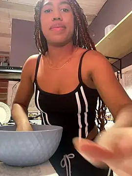 Snapshot of DailaSmith chatting on December 14, 2025, 2:44 pm DailaSmith online show from December 14, 2025, 2:44 pm