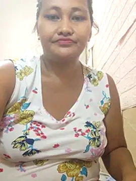Snapshot of Sweetchuby1995 chatting on April 26, 2026, 1:42 pm Sweetchuby1995 online show from April 26, 2026, 1:42 pm