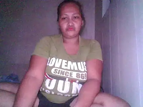 Snapshot of Sweetchuby1995 chatting on July 15, 2026, 12:38 am Sweetchuby1995 online show from July 15, 2026, 12:38 am