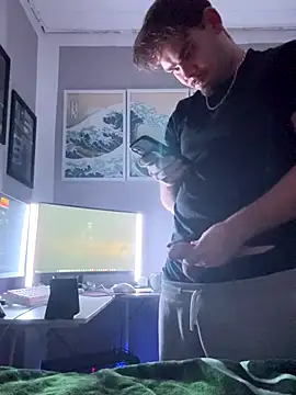 JuNIs  online show from November 16, 2025, 6:24 pm