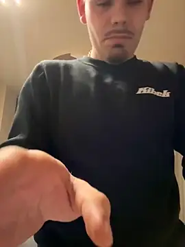 JuNIs  online show from November 24, 2025, 9:14 pm