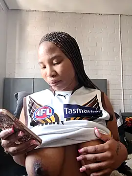 Snapshot of DrippinCaramelCutie chatting on February 10, 2026, 11:58 am DrippinCaramelCutie online show from February 10, 2026, 11:58 am