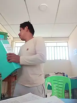 Snapshot of activo202 chatting on January 10, 2026, 9:52 pm activo202 online show from January 10, 2026, 9:52 pm