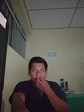 Snapshot of activo202 chatting on January 15, 2026, 11:52 pm activo202 online show from January 15, 2026, 11:52 pm