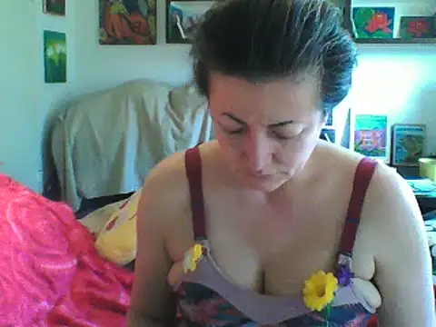 Snapshot of MariaAnaSunshine chatting on March 5, 2025, 12:33 pm MariaAnaSunshine online show from March 5, 2025, 12:33 pm