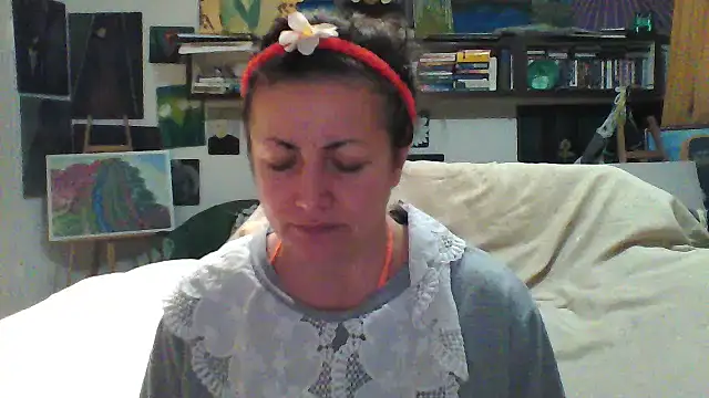 Snapshot of MariaAnaSunshine chatting on October 15, 2025, 7:58 pm MariaAnaSunshine online show from October 15, 2025, 7:58 pm