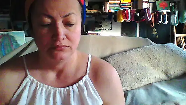 Snapshot of MariaAnaSunshine chatting on December 2, 2025, 7:25 am MariaAnaSunshine online show from December 2, 2025, 7:25 am