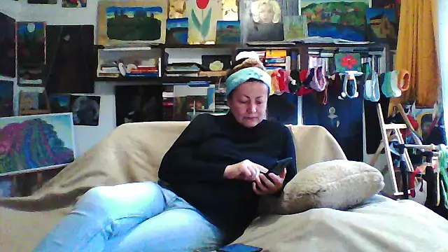 Snapshot of MariaAnaSunshine chatting on December 4, 2025, 7:39 am MariaAnaSunshine online show from December 4, 2025, 7:39 am