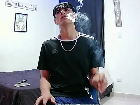 harrytomson 1 online show from December 14, 2025, 10:31 am