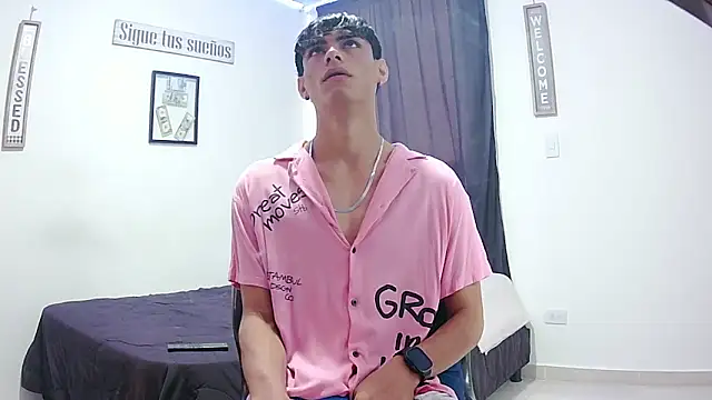 harrytomson 1 online show from December 15, 2025, 1:04 pm