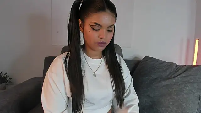 Snapshot of zoe_roux21 chatting on February 22, 2025, 7:58 pm zoe roux21 online show from February 22, 2025, 7:58 pm