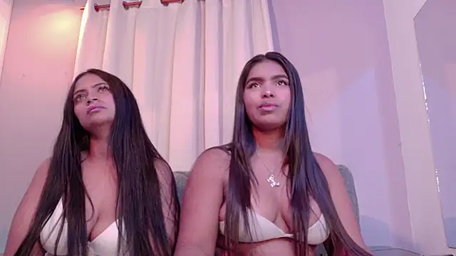 Snapshot of zoe_roux21 chatting on February 8, 2026, 8:23 pm zoe roux21 online show from February 8, 2026, 8:23 pm