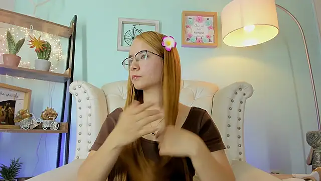 Snapshot of honey_fox1 chatting on February 17, 2026, 12:40 am honey fox1 online show from February 17, 2026, 12:40 am