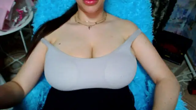 Snapshot of lovelyseu chatting on December 18, 2025, 5:30 pm lovelyseu online show from December 18, 2025, 5:30 pm