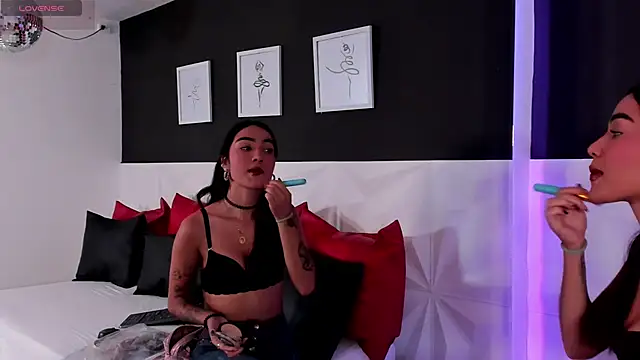 Snapshot of scarlet_castro chatting on December 13, 2024, 12:06 pm scarlet castro online show from December 13, 2024, 12:06 pm