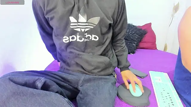 elena and derek online show from December 29, 2024, 11:07 am