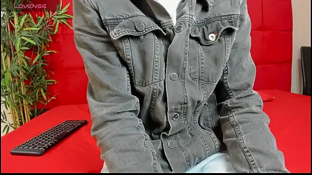 elena and derek online show from January 5, 2025, 7:28 pm