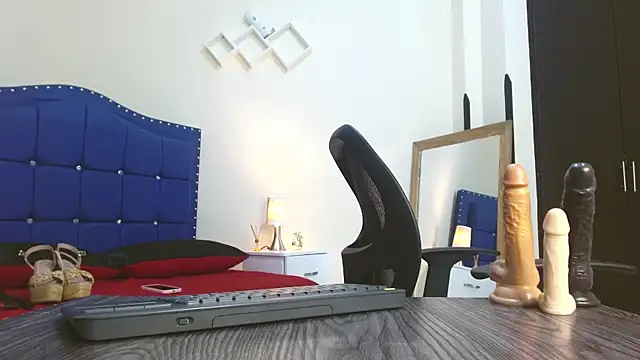 Snapshot of Daniela_Saenz_ chatting on January 15, 2025, 4:00 pm Daniela Saenz online show from January 15, 2025, 4:00 pm