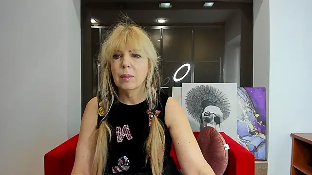 Snapshot of Anna_Diax chatting on March 22, 2026, 6:39 am Anna Diax online show from March 22, 2026, 6:39 am