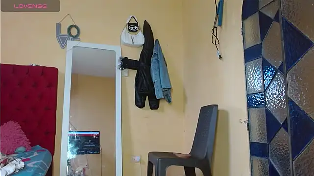 cristinamontiel online show from March 2, 2025, 2:21 pm