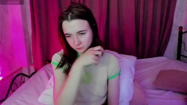 Snapshot of Aisha_Skinny chatting on February 7, 2025, 3:01 am Aisha Skinny online show from February 7, 2025, 3:01 am