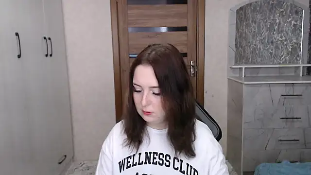 Kristy-Max online show from November 26, 2025, 5:52 am