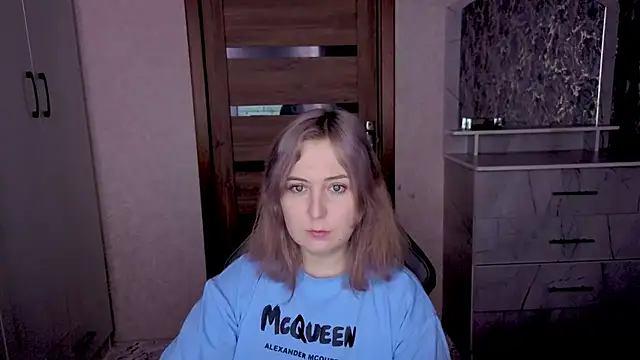 Snapshot of Kristy-Max chatting on February 3, 2026, 11:32 pm Kristy-Max online show from February 3, 2026, 11:32 pm