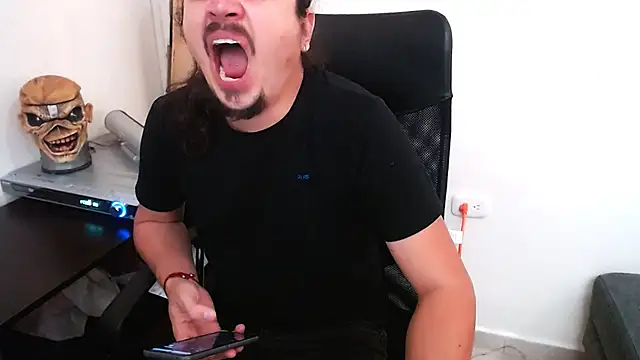 Snapshot of webothtwo chatting on January 8, 2025, 3:39 pm webothtwo online show from January 8, 2025, 3:39 pm