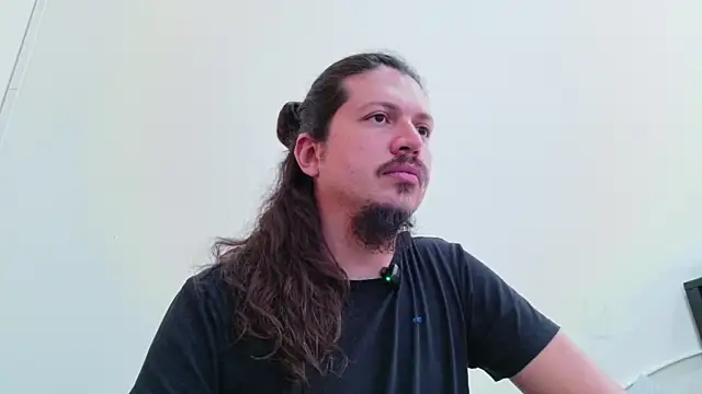 Snapshot of webothtwo chatting on December 1, 2025, 6:46 pm webothtwo online show from December 1, 2025, 6:46 pm