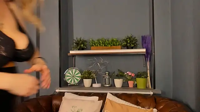 JesiaFoxi online show from March 7, 2025, 9:17 pm