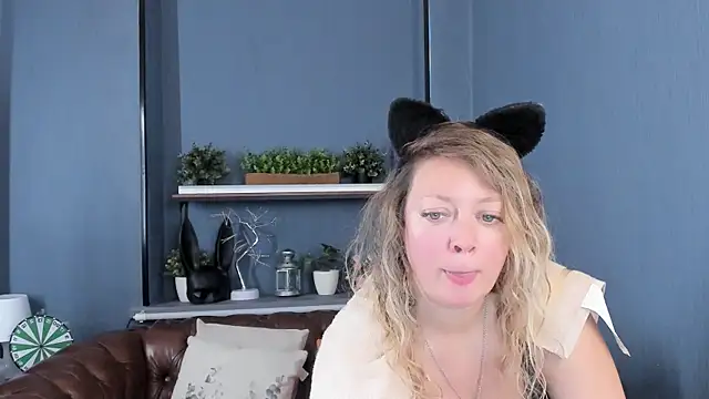 JesiaFoxi online show from October 7, 2025, 10:34 am