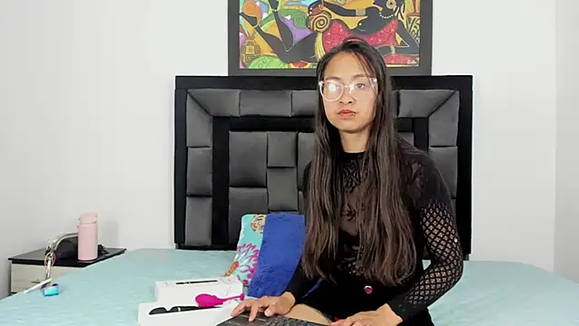 Snapshot of tatiana_valencia chatting on December 23, 2024, 1:45 pm tatiana valencia online show from December 23, 2024, 1:45 pm