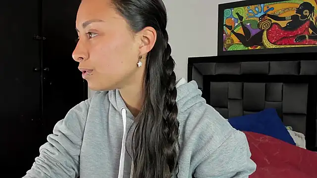 tatiana valencia online show from March 4, 2025, 3:37 pm