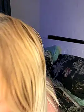 saskiapierce online show from September 17, 2025, 7:04 pm