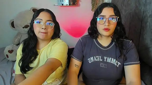 maddie-and-chelsea- online show from November 29, 2025, 11:35 am