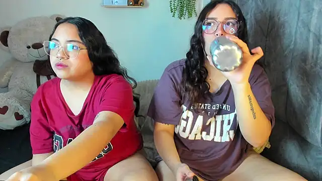 Snapshot of maddie-and-chelsea- chatting on January 9, 2026, 3:59 pm maddie-and-chelsea- online show from January 9, 2026, 3:59 pm