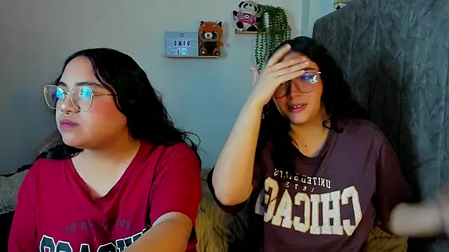 Snapshot of maddie-and-chelsea- chatting on January 10, 2026, 4:20 pm maddie-and-chelsea- online show from January 10, 2026, 4:20 pm