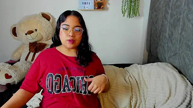 Snapshot of maddie-and-chelsea- chatting on January 12, 2026, 5:40 pm maddie-and-chelsea- online show from January 12, 2026, 5:40 pm