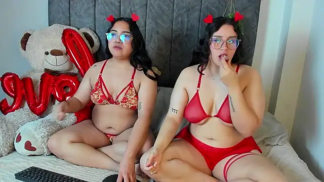 Snapshot of maddie-and-chelsea- chatting on February 14, 2026, 10:06 pm maddie-and-chelsea- online show from February 14, 2026, 10:06 pm