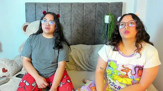 Snapshot of maddie-and-chelsea- chatting on February 18, 2026, 9:00 pm maddie-and-chelsea- online show from February 18, 2026, 9:00 pm