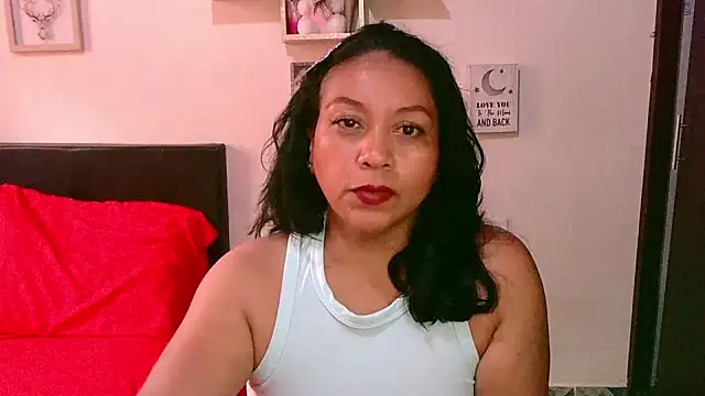 Snapshot of zaray_bella chatting on November 16, 2025, 8:03 pm zaray bella online show from November 16, 2025, 8:03 pm