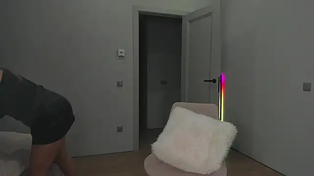 Snapshot of _cometoseeme_ chatting on November 28, 2025, 11:29 pm cometoseeme online show from November 28, 2025, 11:29 pm