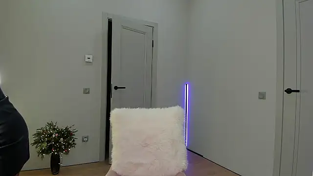 Snapshot of _cometoseeme_ chatting on January 8, 2026, 4:42 pm cometoseeme online show from January 8, 2026, 4:42 pm