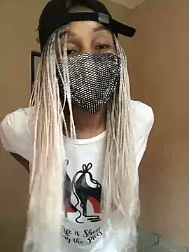 Snapshot of niccki3 chatting on December 28, 2024, 9:20 am niccki3 online show from December 28, 2024, 9:20 am