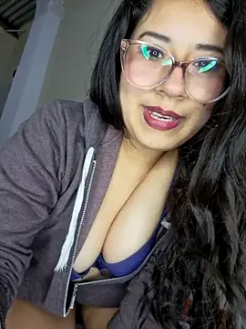 Snapshot of MishuColfer chatting on October 26, 2025, 5:13 am MishuColfer online show from October 26, 2025, 5:13 am