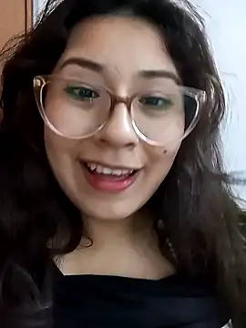 Snapshot of MishuColfer chatting on October 31, 2025, 7:42 am MishuColfer online show from October 31, 2025, 7:42 am