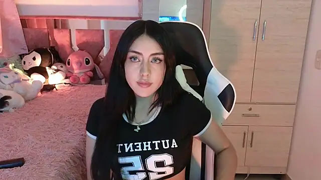 Snapshot of Angel_lusst chatting on December 23, 2024, 5:06 am Angel lusst online show from December 23, 2024, 5:06 am