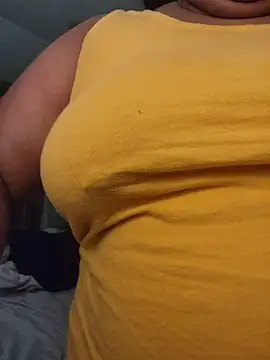 Snapshot of caramelchocolate88 chatting on November 21, 2025, 8:13 am caramelchocolate88 online show from November 21, 2025, 8:13 am